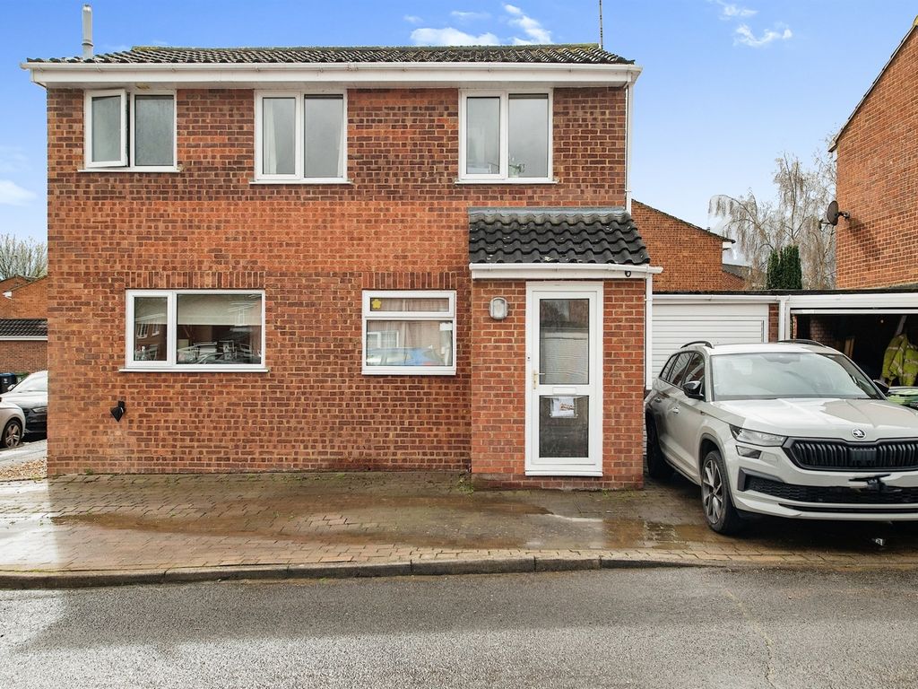 4 bed detached house for sale in Berkeley Square, Hemel Hempstead HP2