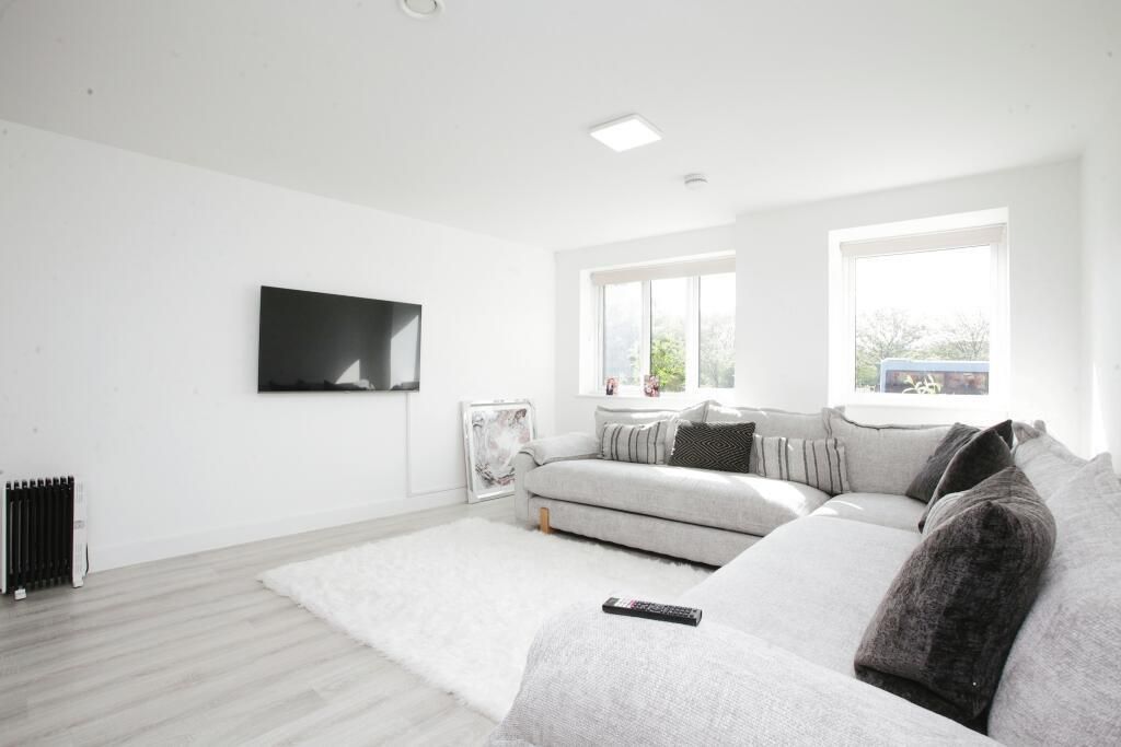 2 bed flat to rent in Foleshill Road, Coventry CV6, £1,375 pcm Zoopla