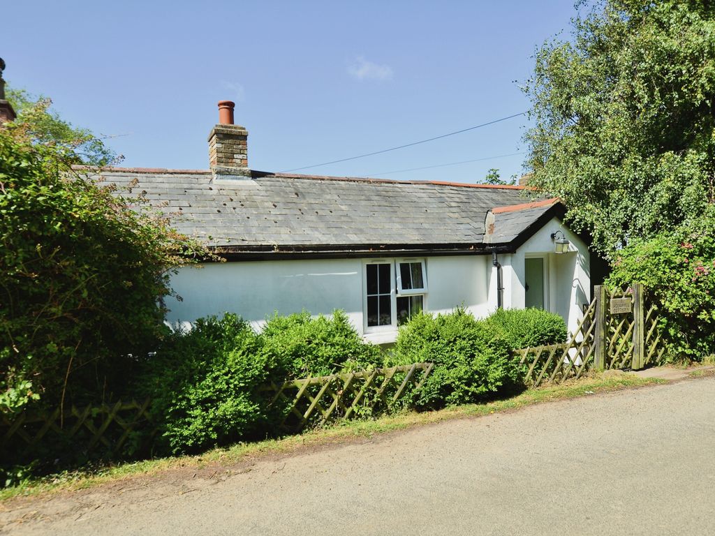 3 bed semidetached house for sale in Brookland, Romney Marsh, Kent