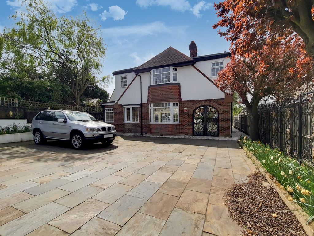 5 bed detached house for sale in Croft Close, London NW7 Zoopla