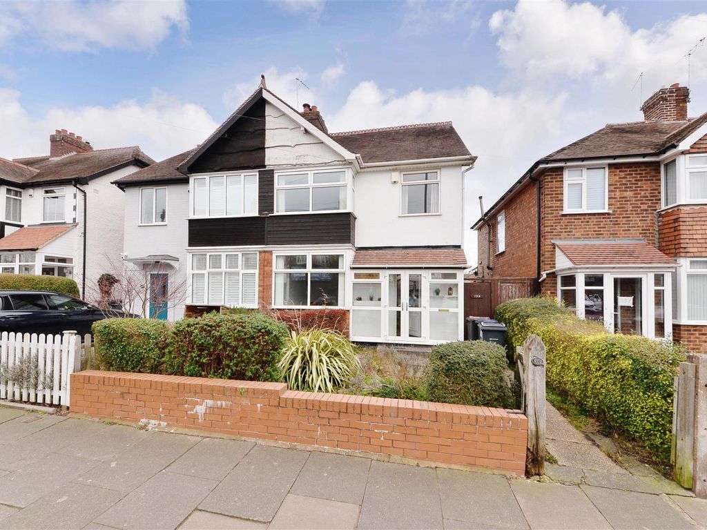 3 bed semidetached house for sale in Woodthorpe Road, Kings Heath, Birmingham B14, £300,000