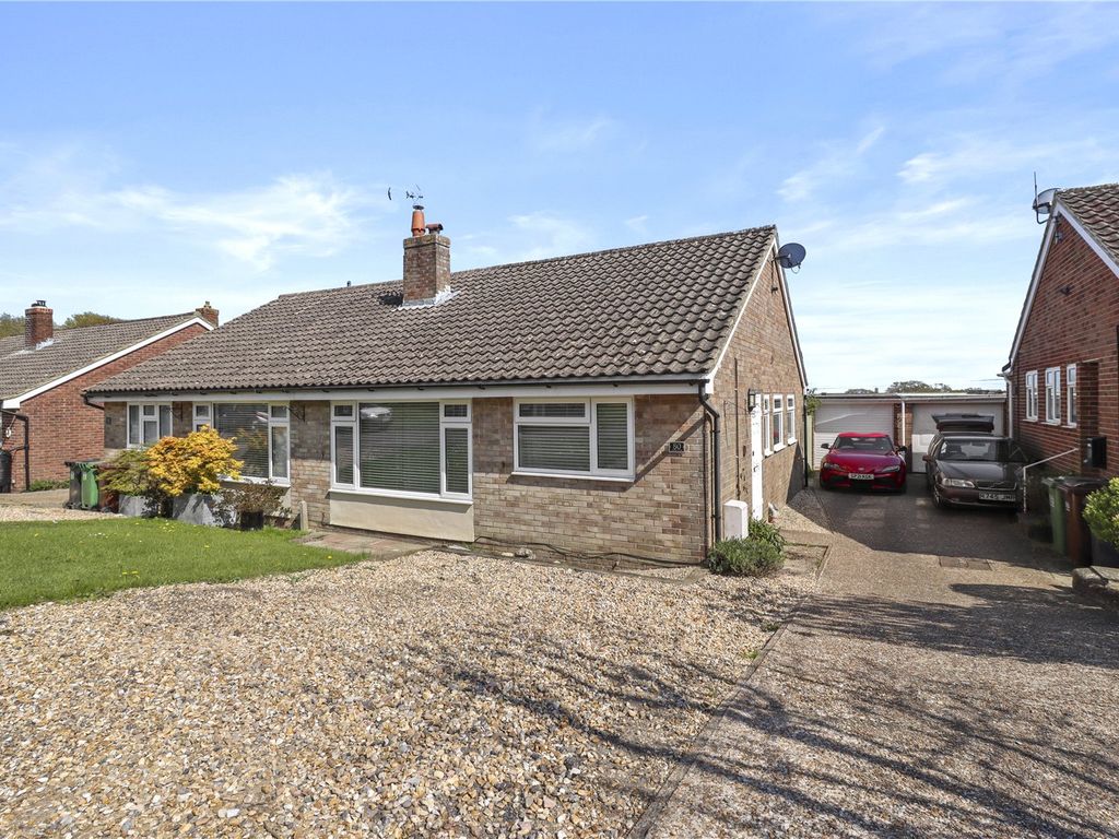 2 bed bungalow for sale in Grange Close, Horam, East Sussex TN21, £