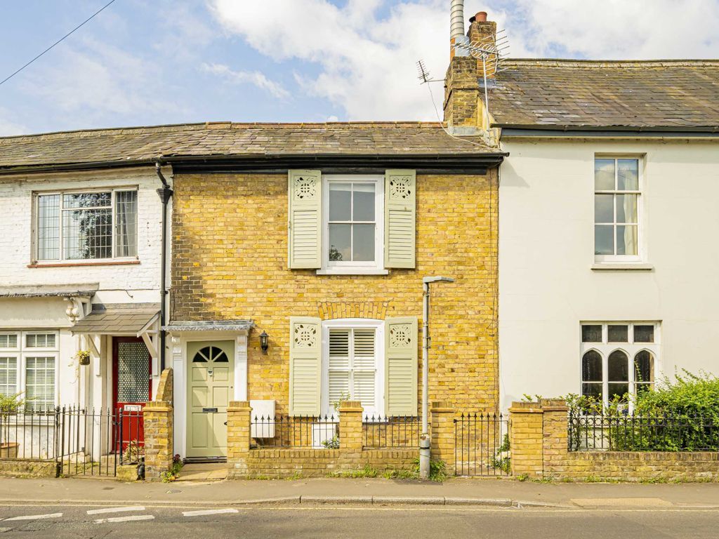 3 bed property for sale in Green Street, SunburyOnThames TW16, £