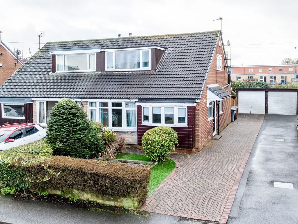 4 bed bungalow for sale in Kingsdale Gardens, Drighlington, Bradford