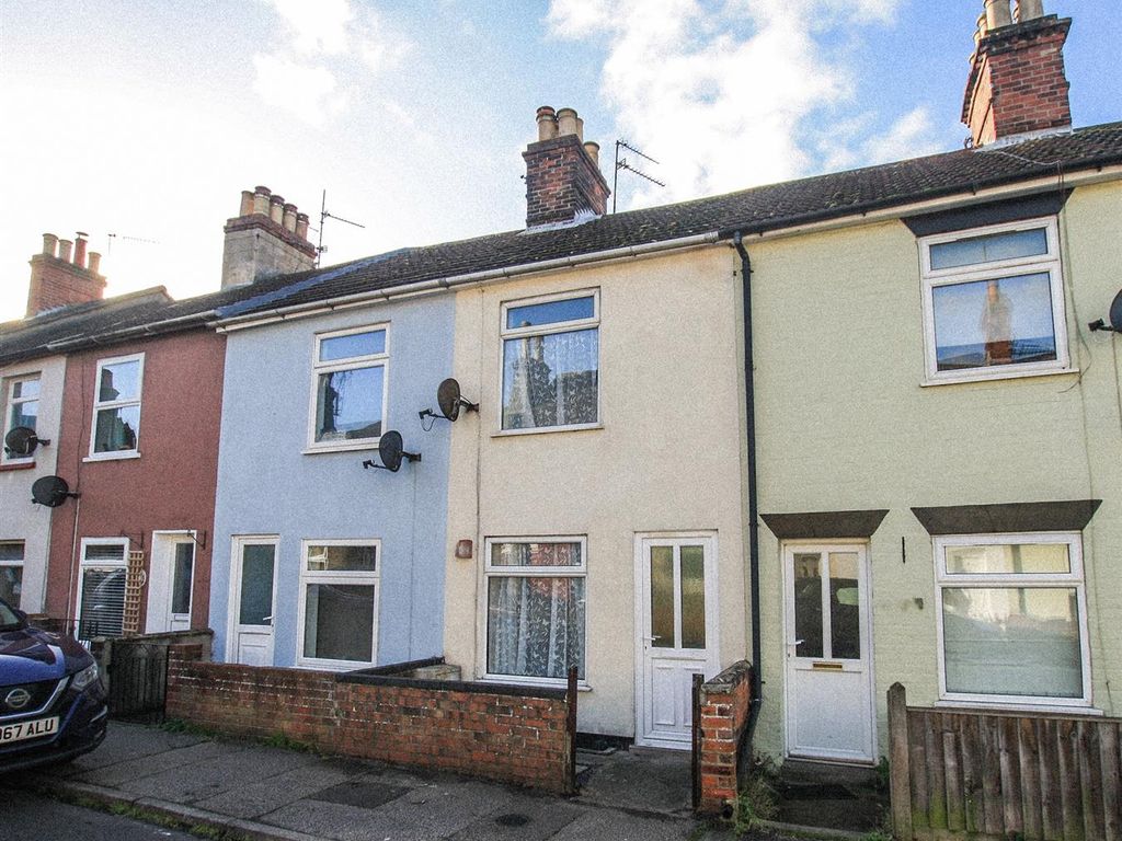 3 bed property to rent in Lorne Road, Lowestoft NR33, £725 pcm Zoopla