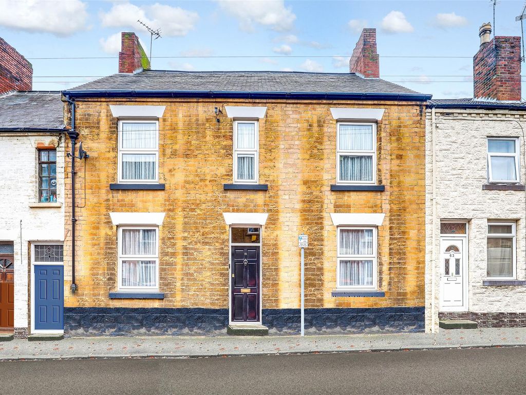 5 bed terraced house for sale in Albert Street, Hucknall