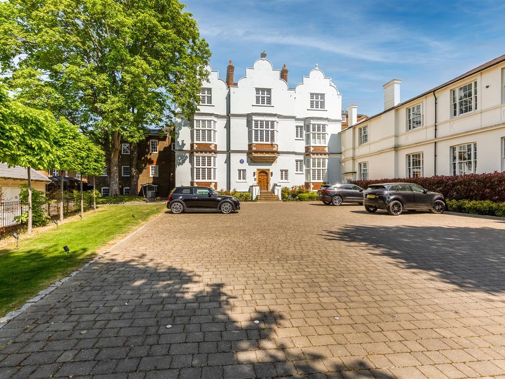 2 bed flat for sale in Eagle House, High Street, Wimbledon Village SW19