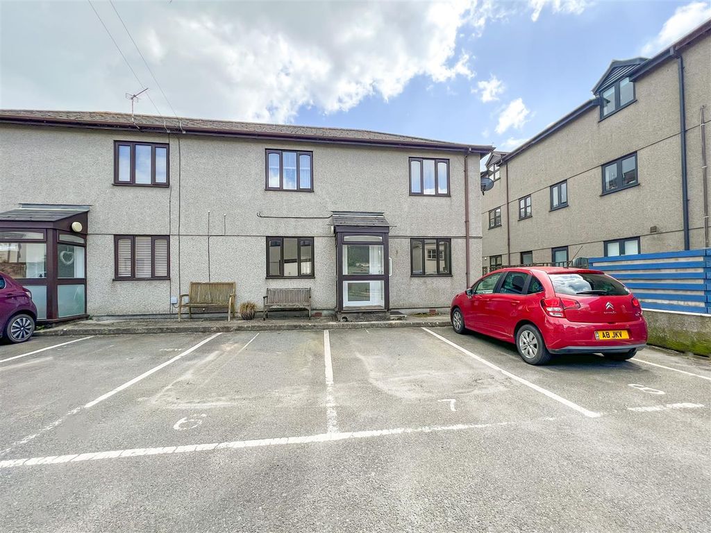2 bed flat for sale in Kestral Close, Porthleven, Helston TR13 Zoopla