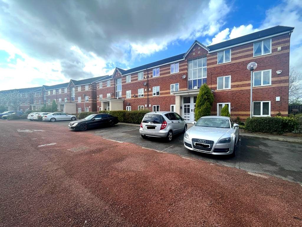 2 bed flat to rent in Blackburn Street, Trinity Riverside, Salford M3