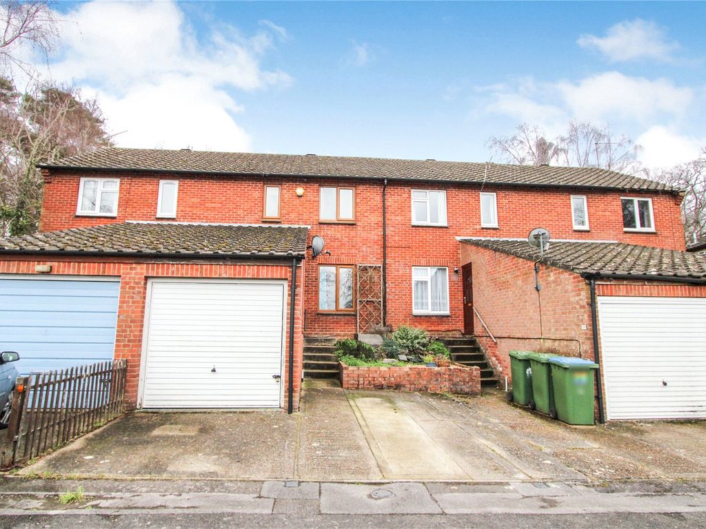 3 bed terraced house for sale in Mountain Ash Close, Southampton