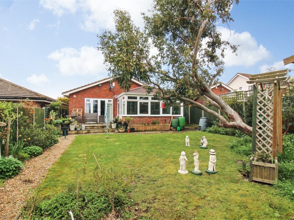 4 bed detached bungalow for sale in Hazlemere Road, Seasalter