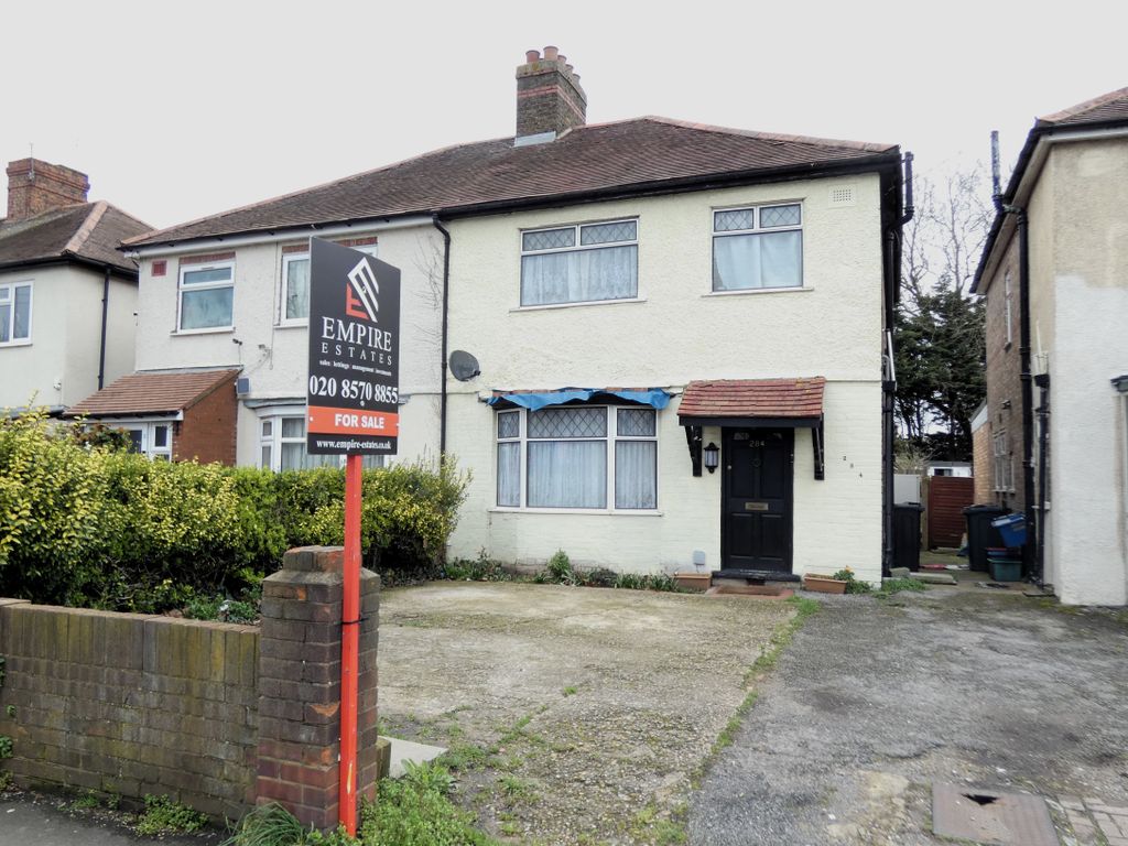3 bed semidetached house for sale in Bedfont Lane, Feltham TW14, £