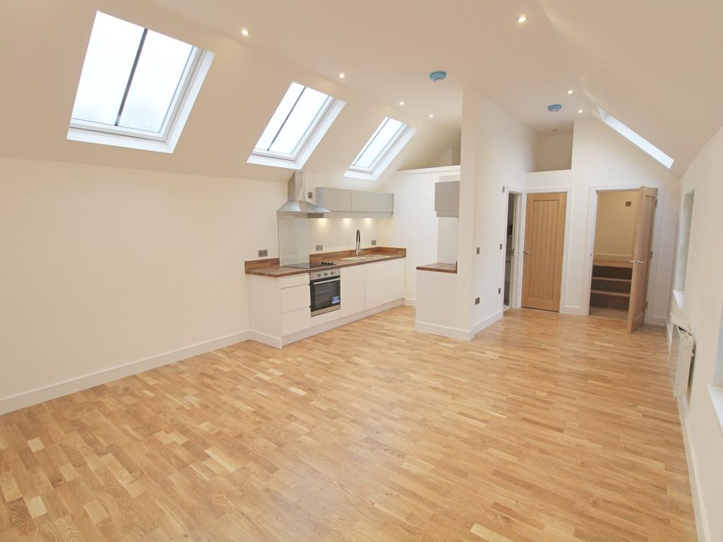 1 bed flat to rent in Whitemans Green, Cuckfield, West Sussex, 5B RH17