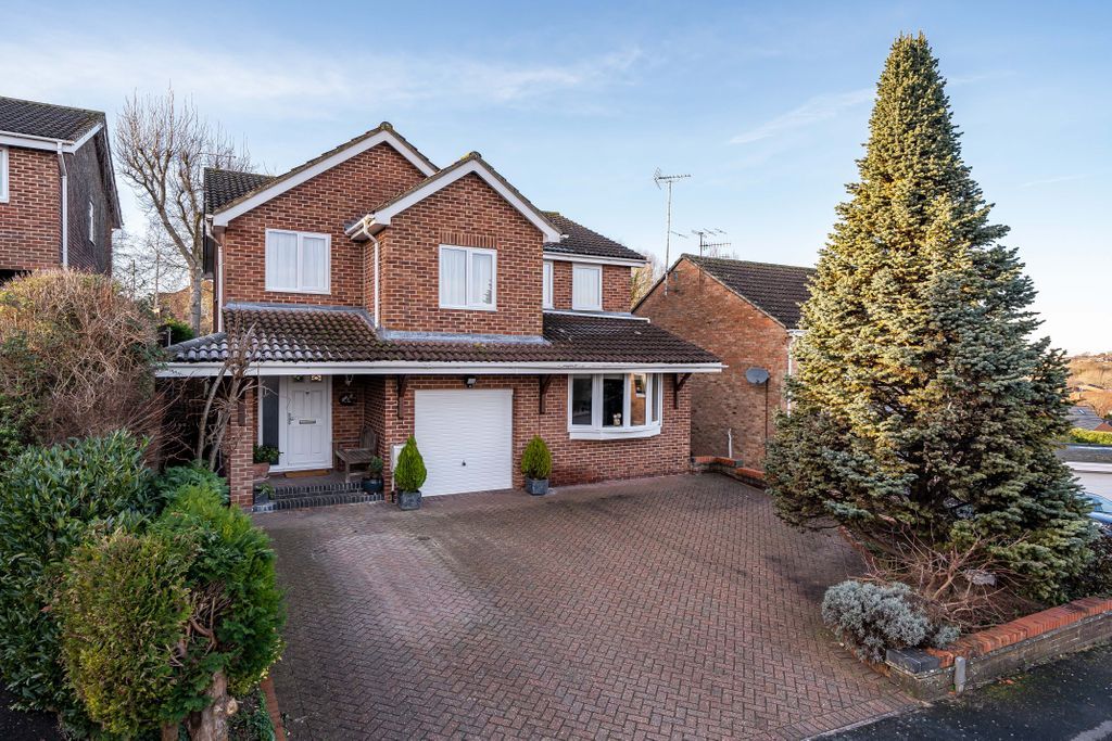 5 bed detached house for sale in Sherford Road, Swindon SN25 Zoopla