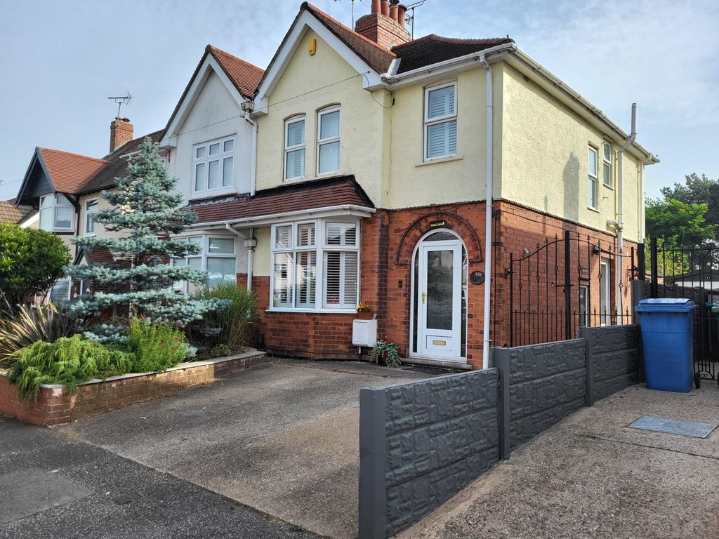 3 bed semidetached house for sale in Berry Hill Road, Berry Hill