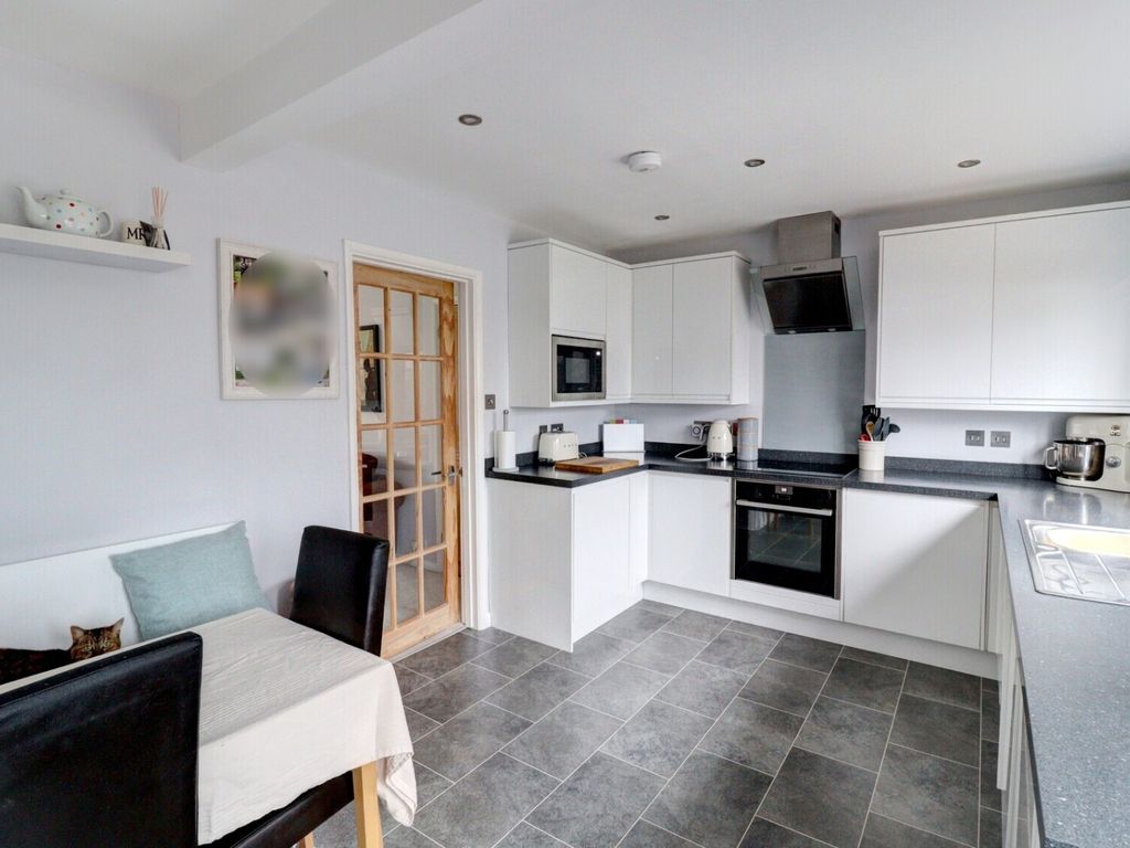 2 bed terraced house for sale in Brackley Road, Hazlemere, High