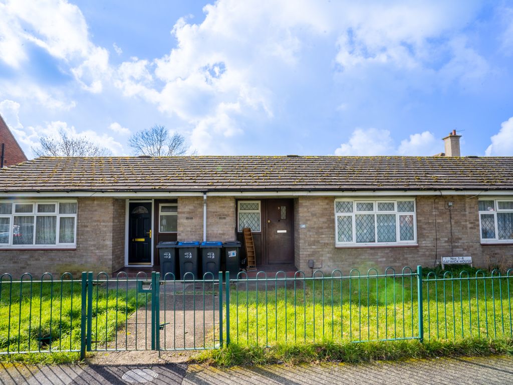 1 bed terraced house for sale in Gatwick House, Bywood Avenue, Croydon CR0, £275,000 Zoopla
