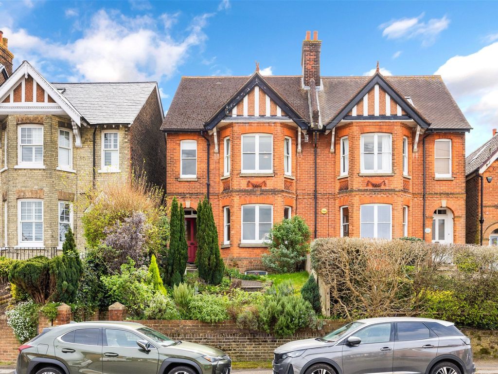 3 bed for sale in Chart Lane, Reigate RH2, £525,000 Zoopla