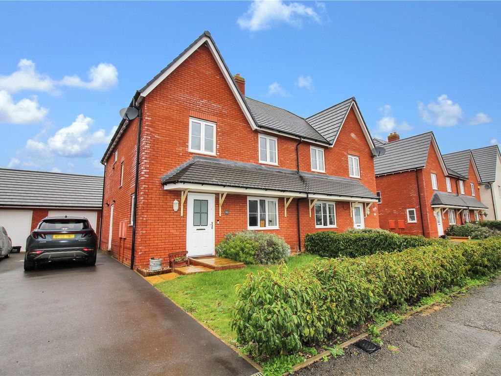 4 bed semidetached house for sale in Greene Street, Tadpole Garden