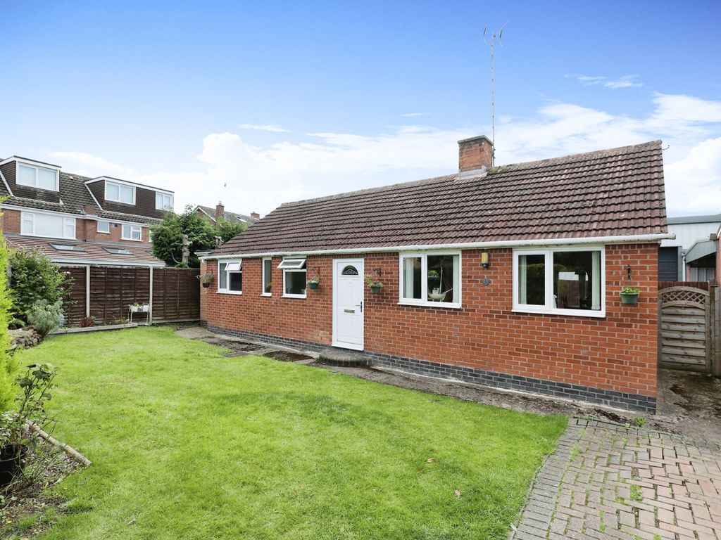 3 bed bungalow for sale in Temple Grove, Warwick, Warwickshire CV34, £