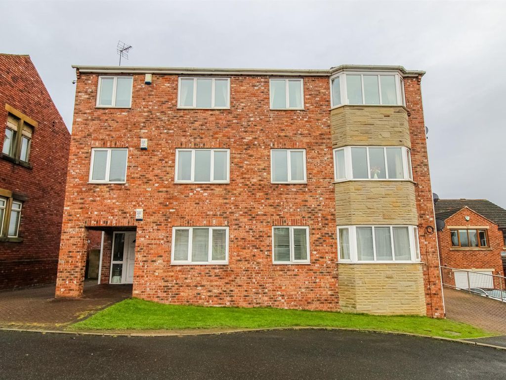 2 bed flat for sale in Tolson Street, Ossett WF5, £129,950 Zoopla