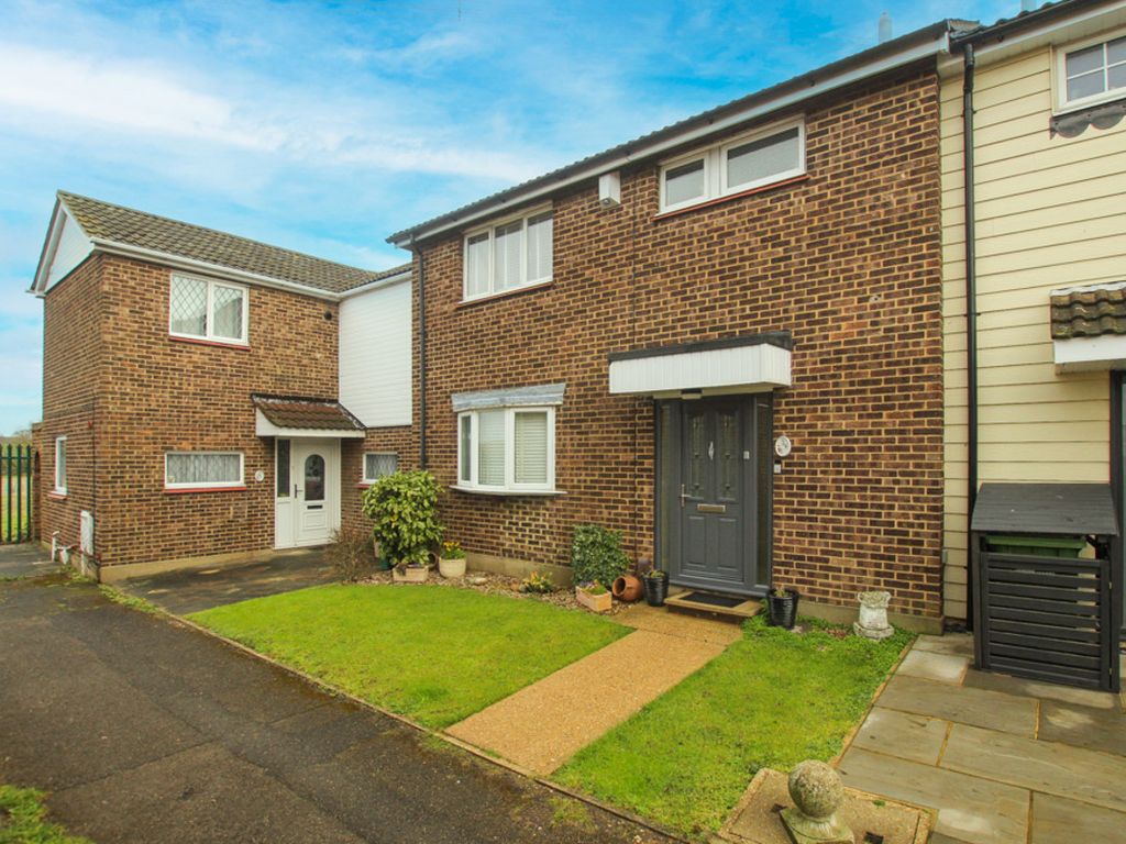 2 bed terraced house for sale in Royal Oak Drive, Wickford SS11 Zoopla
