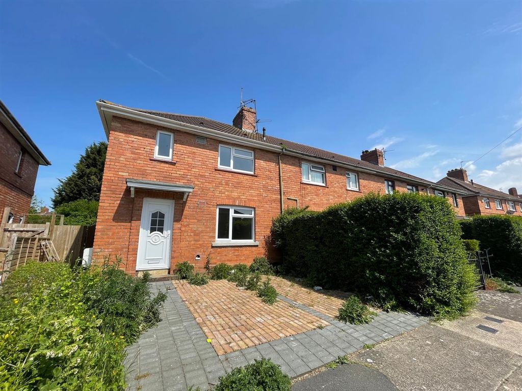 3 bed semidetached house for sale in Danbury Crescent, Southmead
