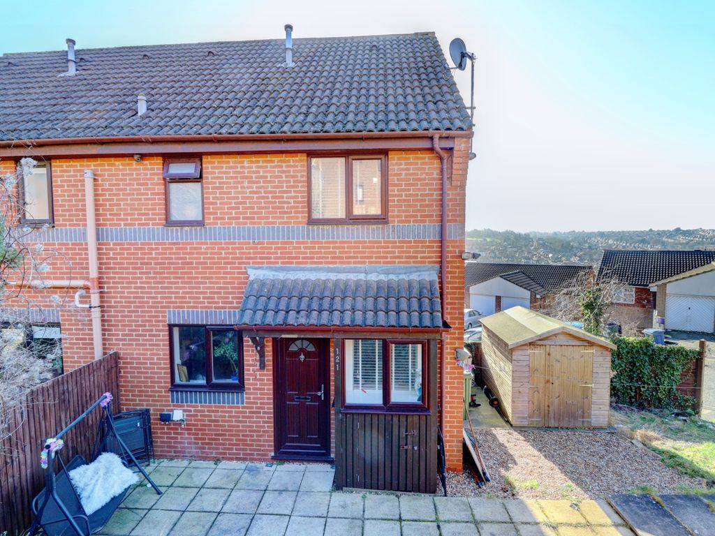 1 bed end terrace house for sale in Garratts Way, High