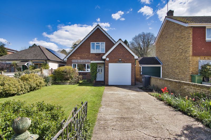 3 bed detached house for sale in Green Lane, Chobham, Woking GU24 Zoopla