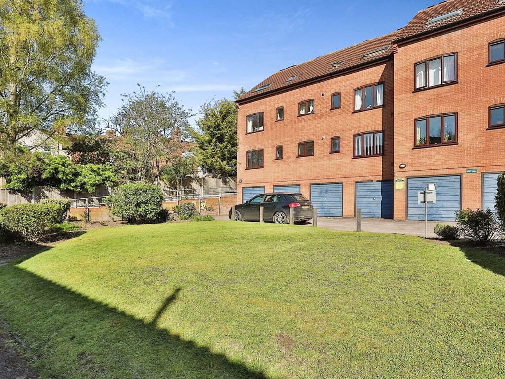 2 bed flat for sale in Roseville Close, Norwich NR1 Zoopla