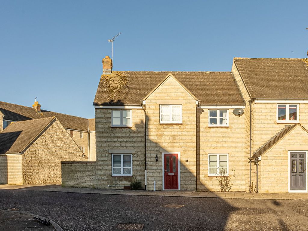 3 bed semidetached house for sale in Hazel Close, Witney OX28, £375,000 Zoopla