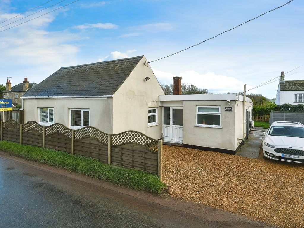 3 bed bungalow for sale in West Head Road, Stow Bridge, King's Lynn