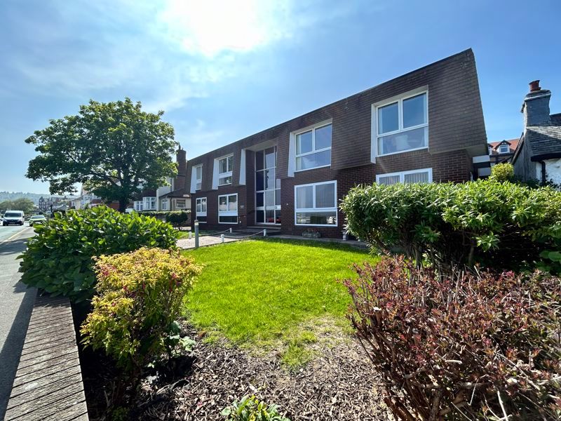2 bed flat for sale in Rhos Promenade, Rhos On Sea, Colwyn Bay LL28, £
