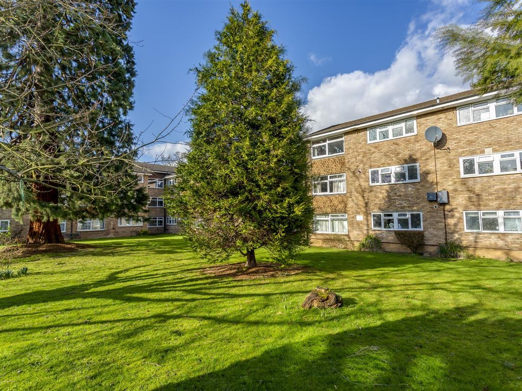 2 bed flat for sale in Glyndale Grange, Mulgrave Road, Sutton SM2 Zoopla