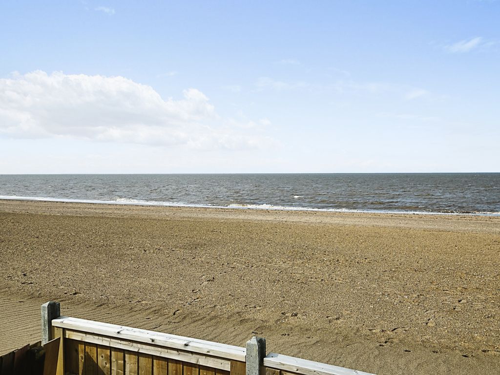 2 bed mobile/park home for sale in South Beach, Heacham, King's Lynn