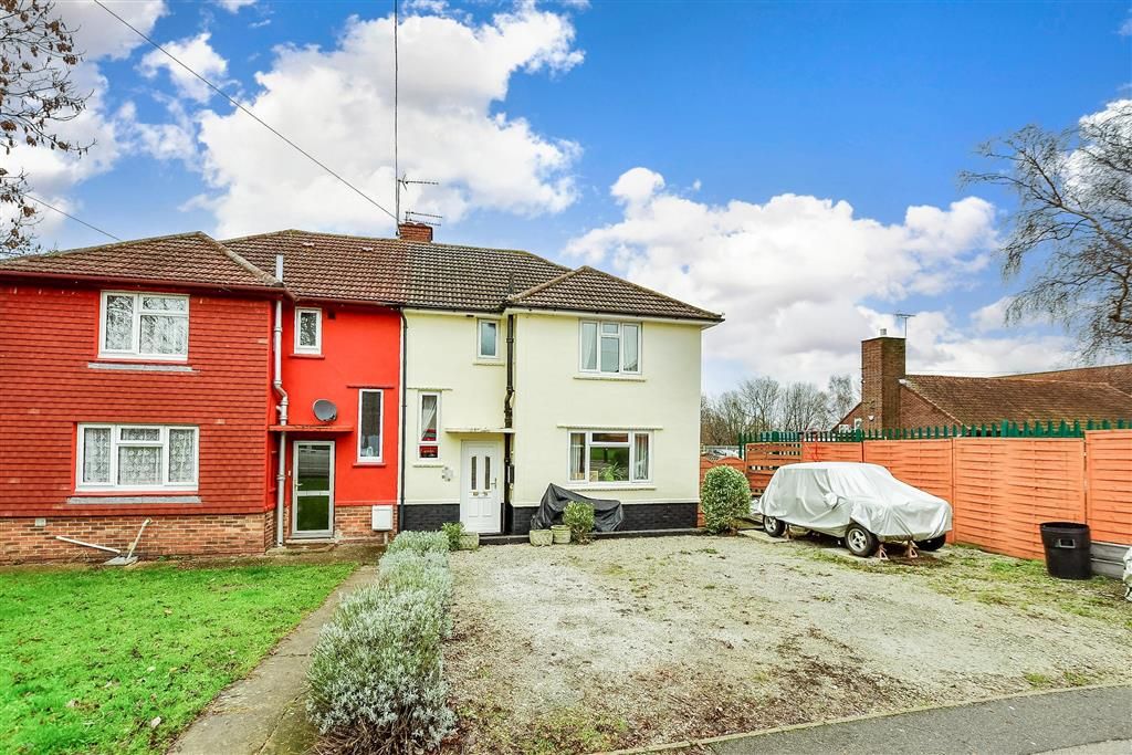 3 bed semidetached house for sale in Chilham Road, Twydall, Gillingham