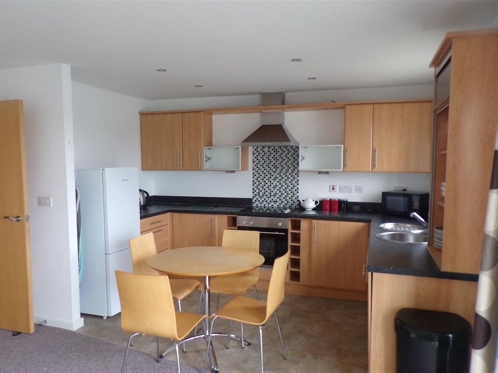 2 bed flat to rent in Cwrt Naomi, Pentre Doc Y Gogledd, Llanelli SA15