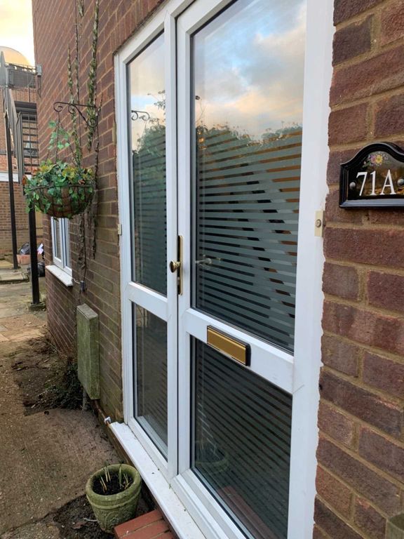 3 bed flat to rent in Woburn Sands, Milton Keynes MK17, £1,150 pcm Zoopla