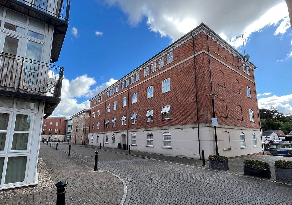 1 bed flat to rent in Armstrong Drive, Diglis, Worcester WR1, £850 pcm Zoopla