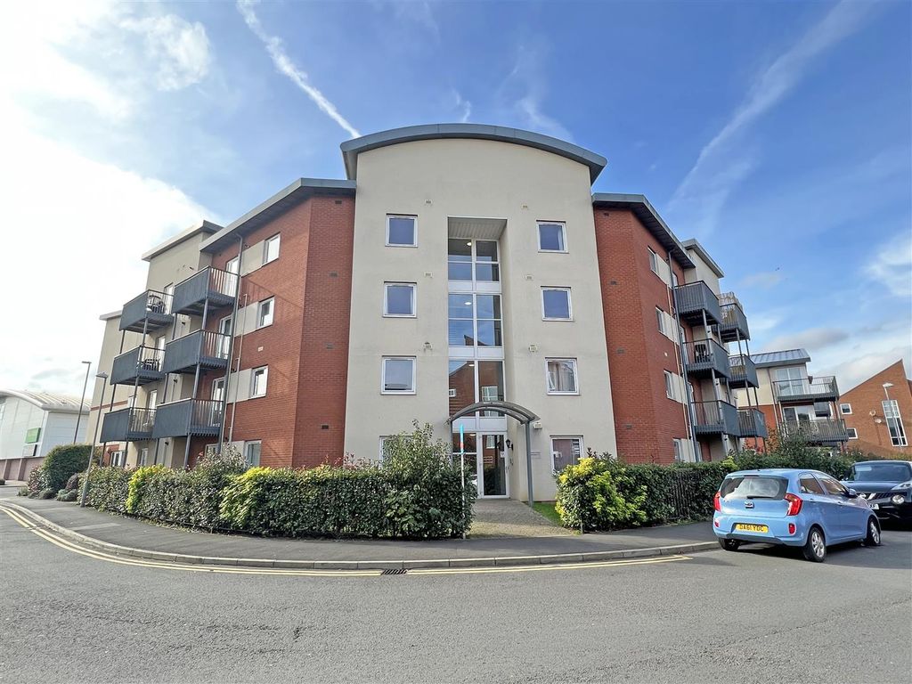 2 bed flat for sale in Longhorn Avenue, Gloucester GL1 Zoopla