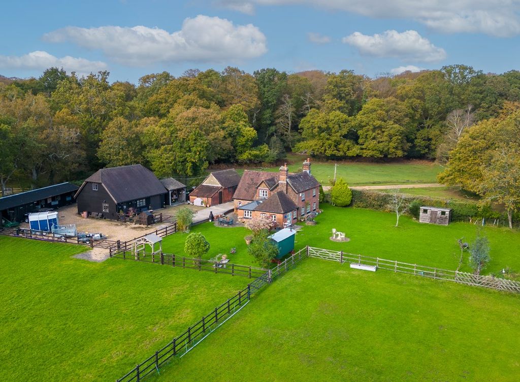 4 bed farmhouse for sale in London Minstead, Lyndhurst SO43, £1,950,000