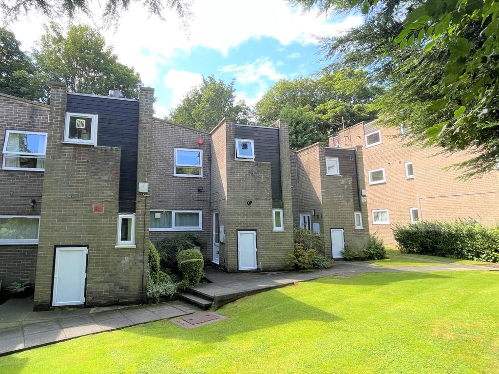 3 bed property to rent in Fernwood, Park Villas, Roundhay, Leeds LS8