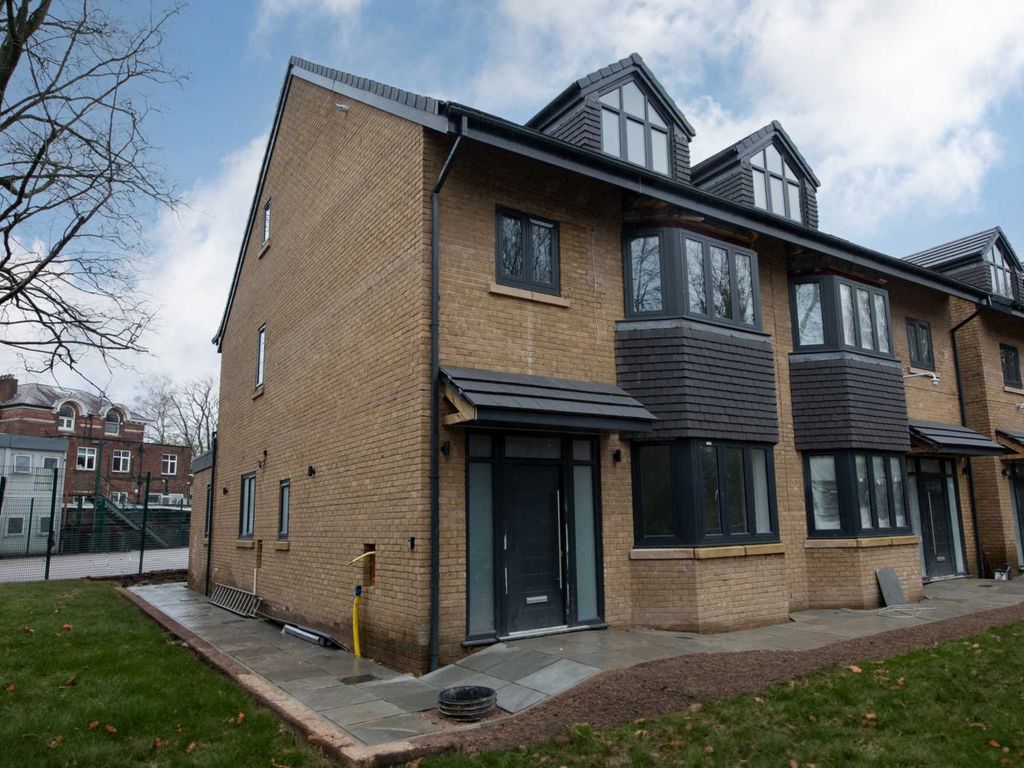 New home, 6 bed semidetached house for sale in New Hall Gardens, New