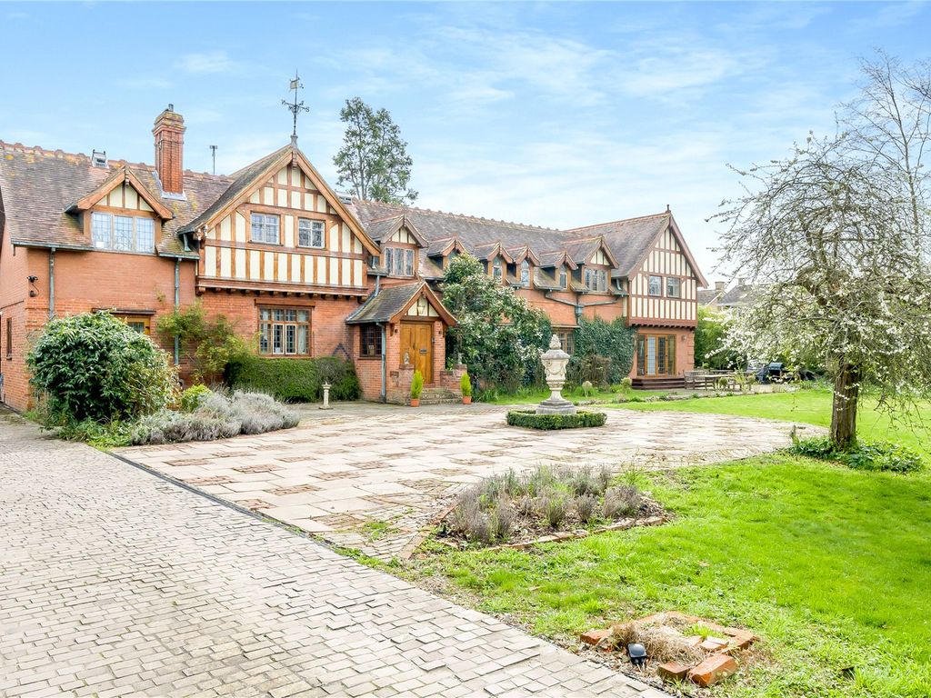 5 bed detached house for sale in Southlea Road, Datchet, Berkshire SL3