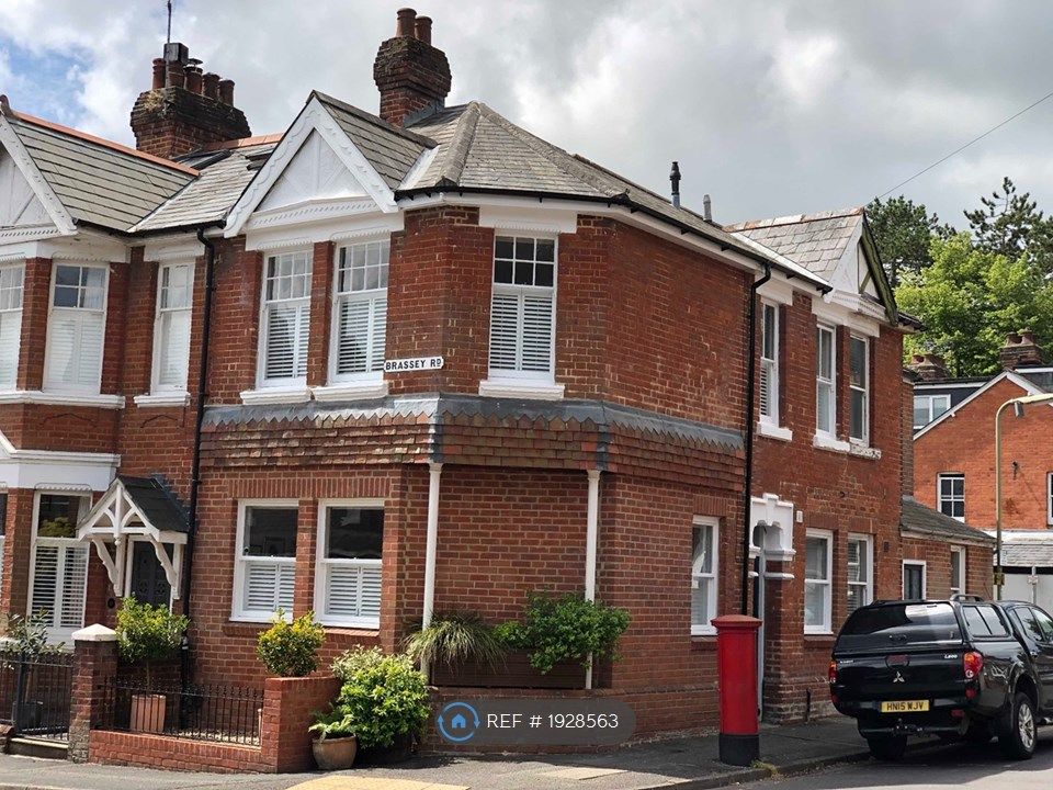 2 bed terraced house to rent in Boscobel Road, Winchester SO22, £1,250