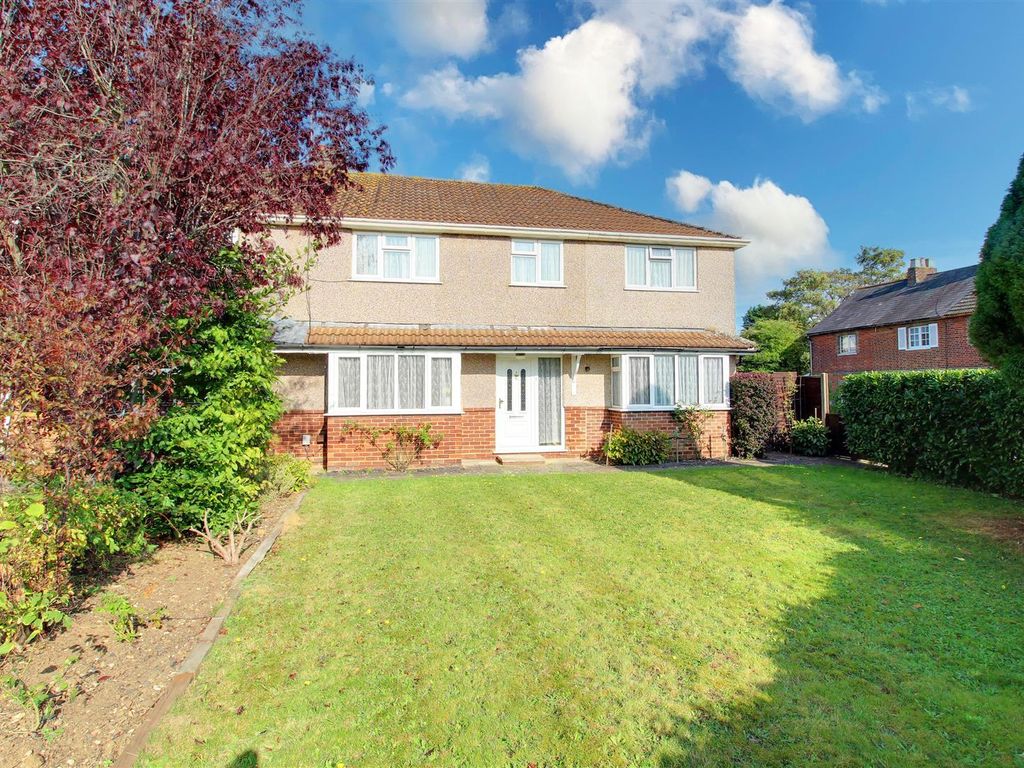 4 bed semidetached house for sale in Parsonage Lane, North Mymms