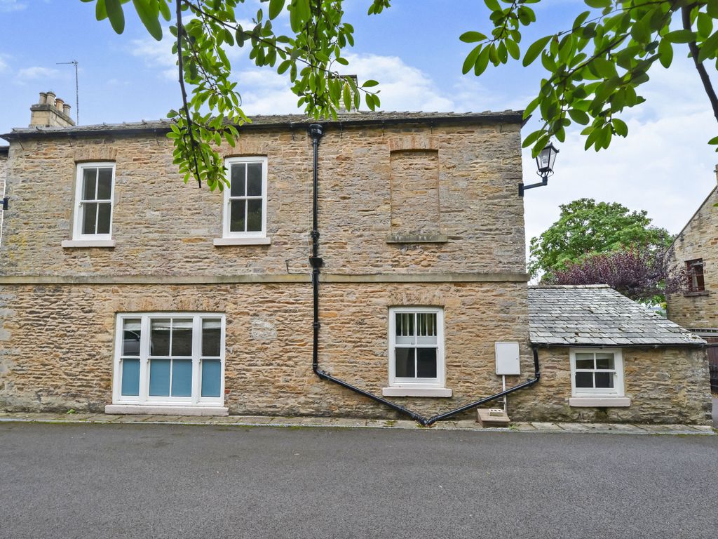 2 bed cottage for sale in Quakers Lane, Richmond DL10 Zoopla