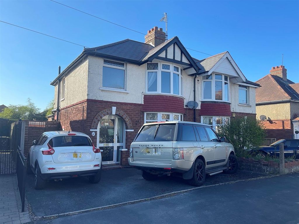 3 bed property to rent in Grasmere Road, Longlevens, Gloucester GL2