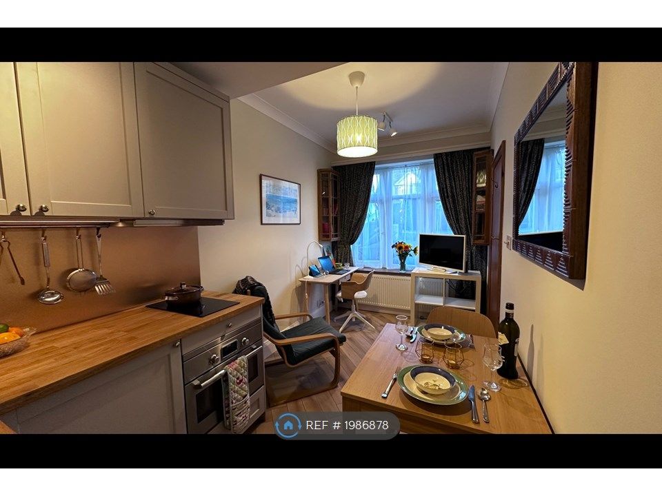 1 bed flat to rent in Dollis Hill Lane, London NW2, £1,300 pcm Zoopla