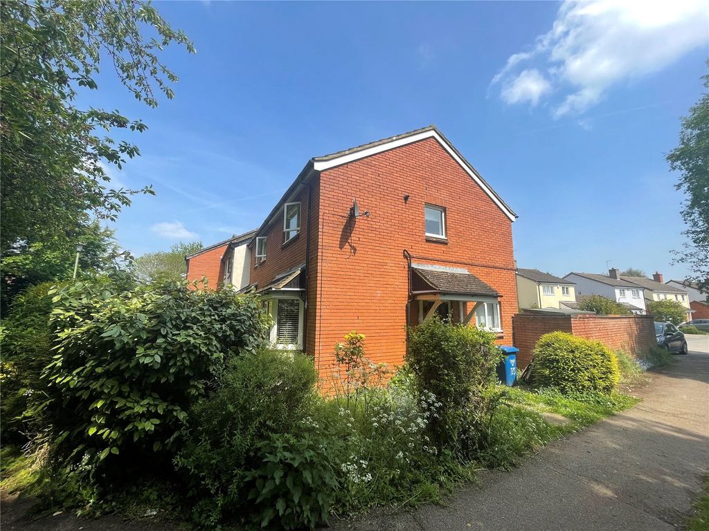 2 bed end terrace house for sale in Windmill Avenue, Bicester